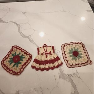 Lot VTG. Unique Hand Crocheted Pot Holders Dress and Red Flowers Hot Pads
